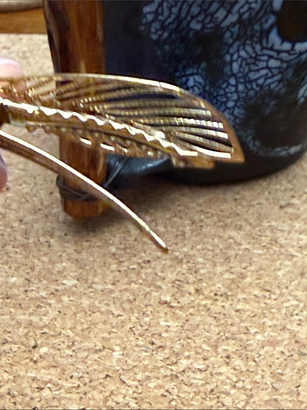 Vintage 1970s Brass Gold-Tone Metal Hair Barrette  Leaf Filigree Hair Clip - Picture 6 of 6